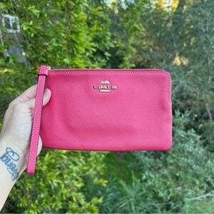 COACH Large Corner Zip Wristlet & Phone Wallet in Pink w Gold Hardware AUTHENTIC